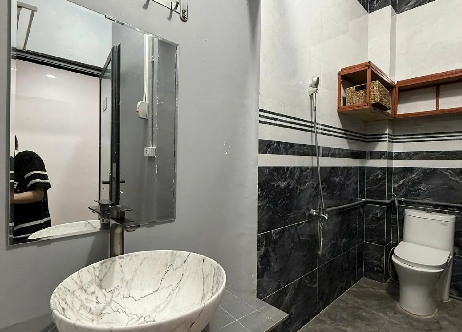 Can Họ 2 PhòNg Ngủ GàN BiẻN ダナン市 0*,  ベトナム